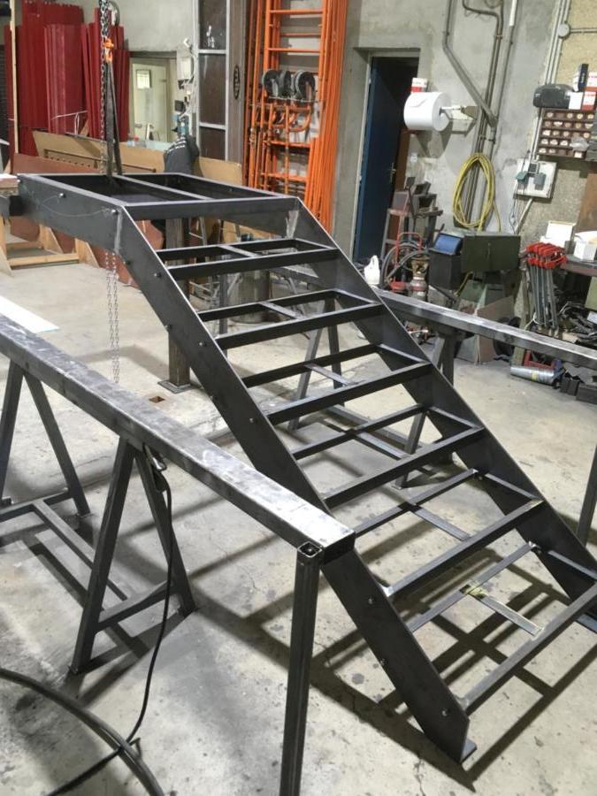 Fabrication atelier fer escalier - EVS ETS PUJOL